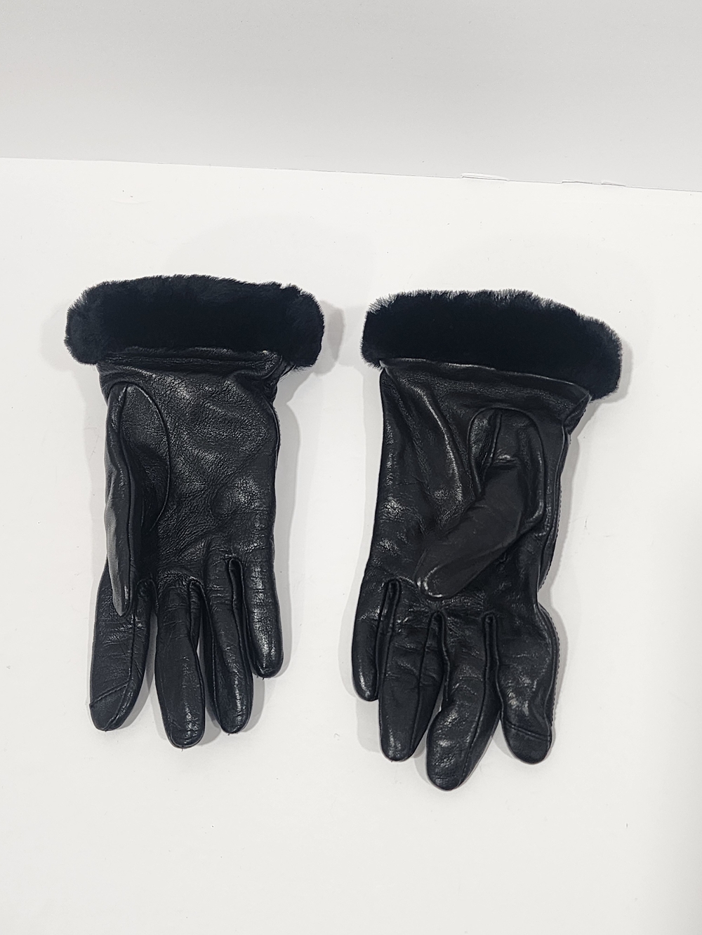 UGG Womens Shorty Classic Genuine Leather Black Shearling Cuffed Gloves Size S/P